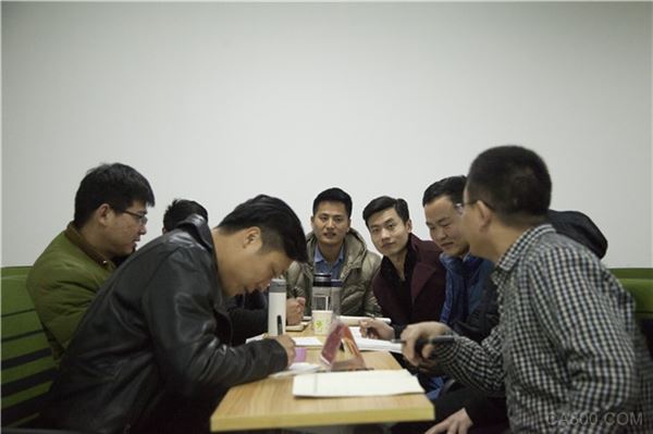 以客户为中心，决胜2017－－-科力光电组织销售与服务团队参加客户关系管理特训营