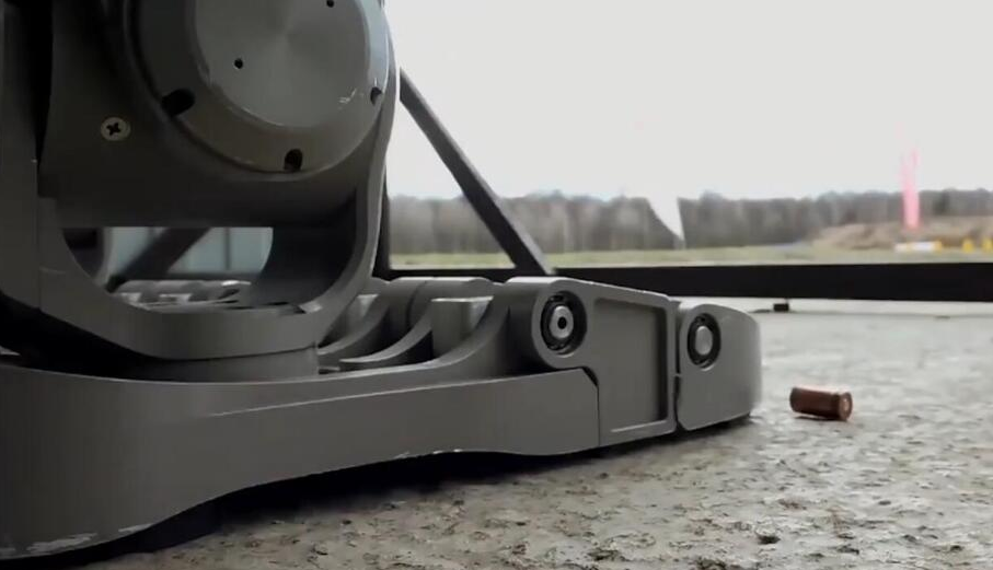 俄版终结者亮相功能强大完胜高达 可行走并进行双手射击