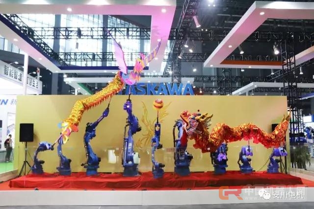 有趣更有料 2017CiROS安川展台那些机器人儿