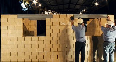 这个机器人能48小时内建造一座房 且无需休息