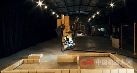 这个机器人能48小时内建造一座房 且无需休息