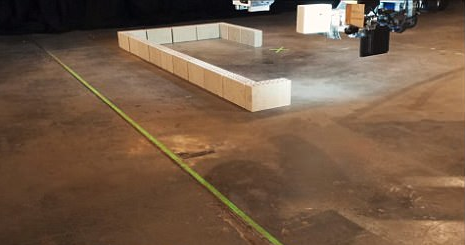 这个机器人能48小时内建造一座房 且无需休息