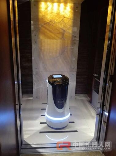 智能服务机器人，酒店突围的新利器