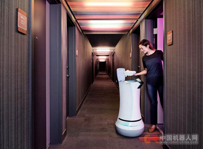 智能服务机器人，酒店突围的新利器