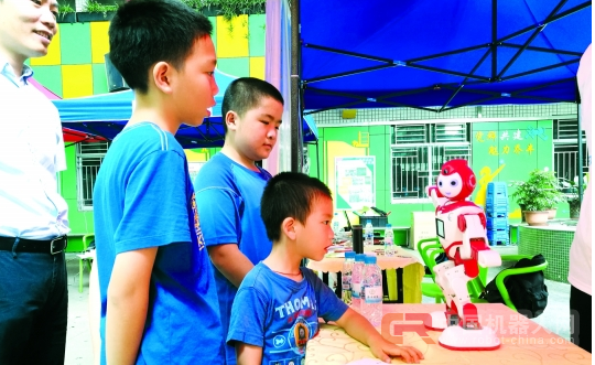 看机器人炫舞学3D打印技术