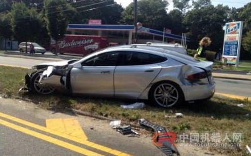 马斯克说：自动驾驶要普及，人工智能要警惕