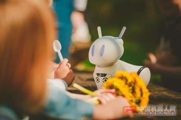 3D打印日新月异 教育机器人让孩子爱上学习