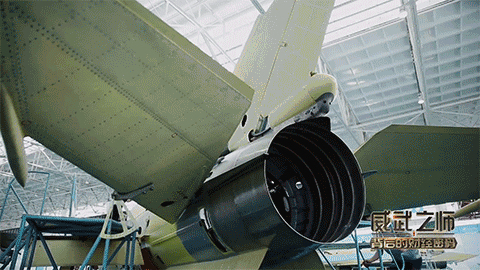 中国无人机揭秘:无人驾驶无需加油无限续航