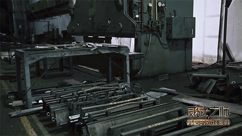 中国无人机揭秘:无人驾驶无需加油无限续航