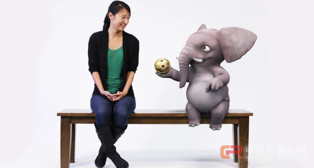 一坐在这个魔术长凳上, 就能看到米老鼠朝你招手? 迪士尼又搞出了黑科技