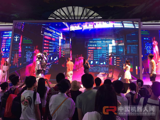 机甲开出次元墙 ChinaJoy现场惊现神秘机器人
