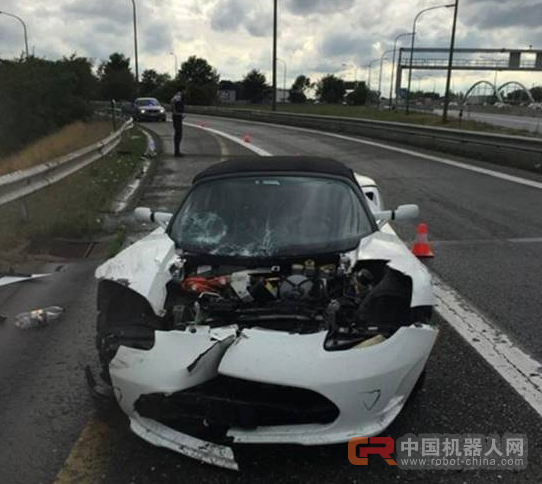 无人驾驶出现人身伤害事故，谁来负责？