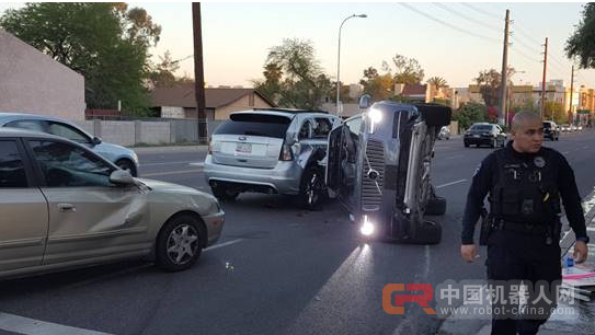 无人驾驶出现人身伤害事故，谁来负责？