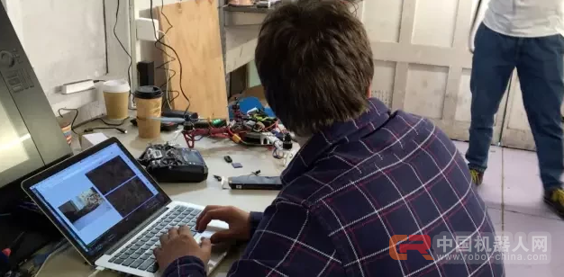 如何用200美元打造一款听话的能人脸识别的无人机?