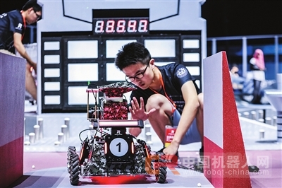 32支机器人战队深圳燃&ldquo;战火&rdquo;