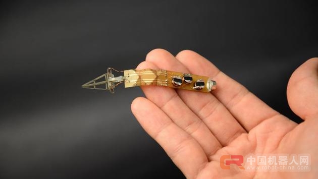 科学家研发无需电池和电线可折叠机器人