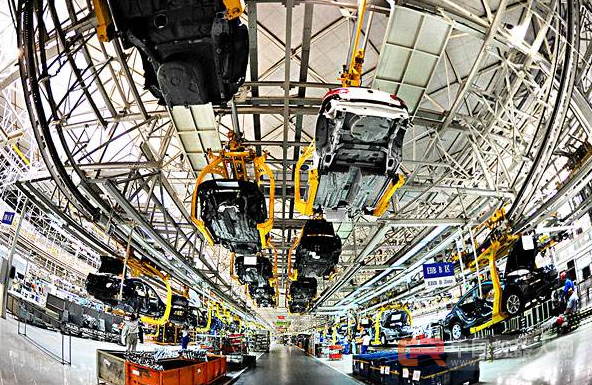 师建华：汽车制造业与工业机器人共同发展