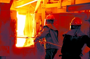 电石出炉机器人亮相