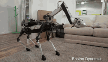 波士顿动力机器人跪了！搬箱子不成反摔倒
