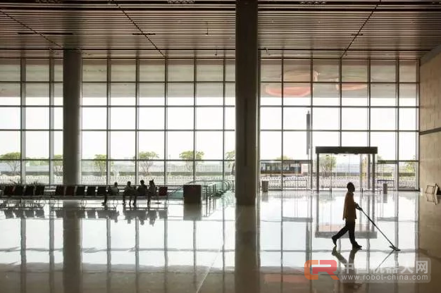 人脸识别值机、自动托运行李、清洁机器人&hellip;这些黑科技正在机场应用