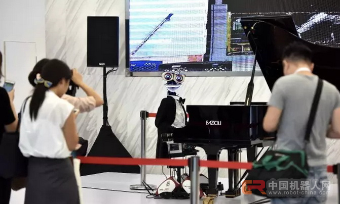 弹钢琴打篮球这些&ldquo;黑科技&rdquo;成精了 智能机器人解锁更多技能