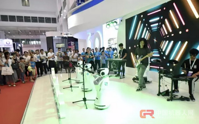 弹钢琴打篮球这些&ldquo;黑科技&rdquo;成精了 智能机器人解锁更多技能