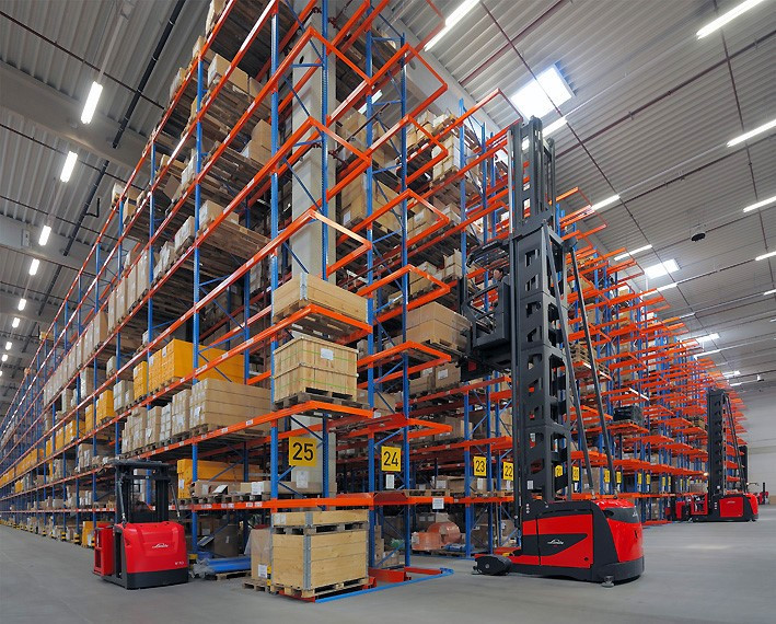 人工智能席卷物流业 智慧物流迎来“黄金十年”