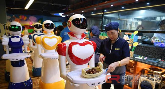 长沙这家餐厅的服务员是萌萌哒的机器人