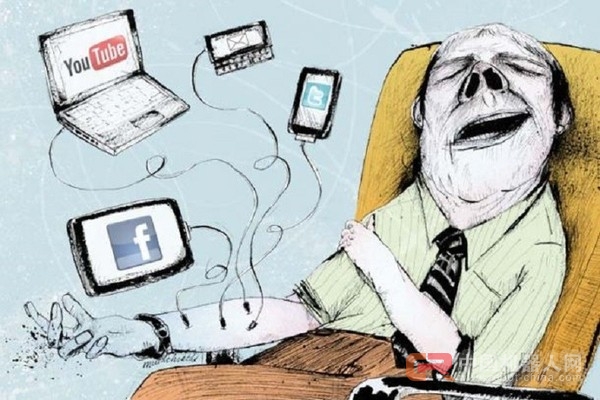 32吋成了年轻人的专属？可年轻人都不爱看电视了