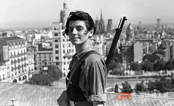 如何理解AI将会瓦解当下的社会结构,又怎么建构?