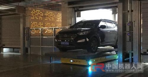 中国首个机器人停车场：既节省停车位又缓解停车难