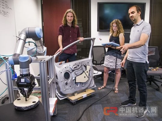 未来10年,人工智能和机器人将对就业有7点影响