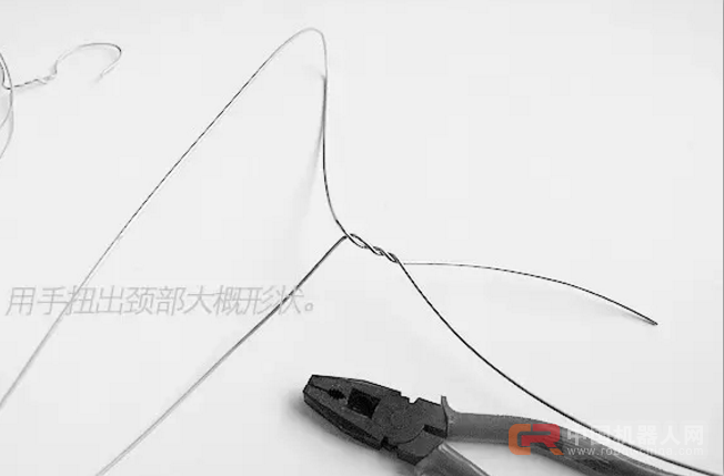 壕! 美国衣架厂也用机器人