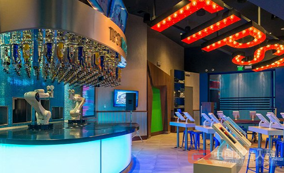 拉斯维加斯出现首家机器人酒吧,没有调酒师安抚酒鬼们的情绪了