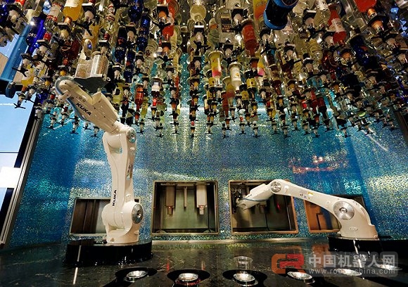 拉斯维加斯出现首家机器人酒吧,没有调酒师安抚酒鬼们的情绪了