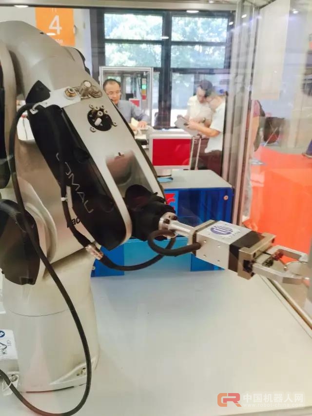 柯马机器人助阵合作伙伴AMTS 2017 展台掠影