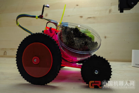 家居小能手！这只3D打印机器人能载着植物晒太阳