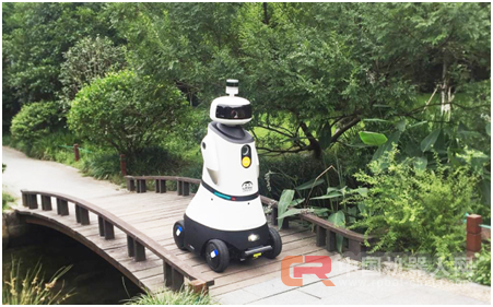 AI+服务业深层优化 机器人引领智慧生活