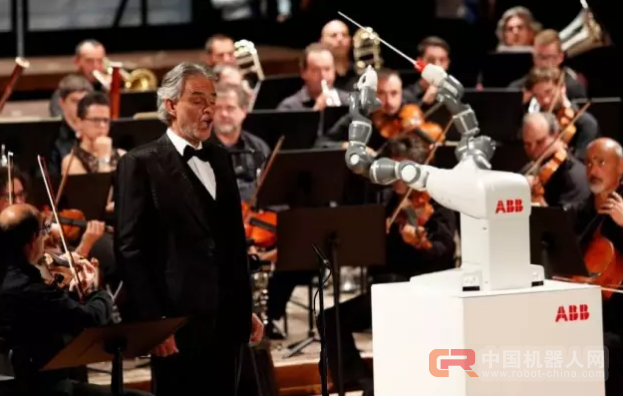 歌剧"萌"影：ABB机器人YuMi上演指挥freestyle