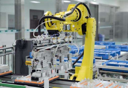 美的,库卡,本土化