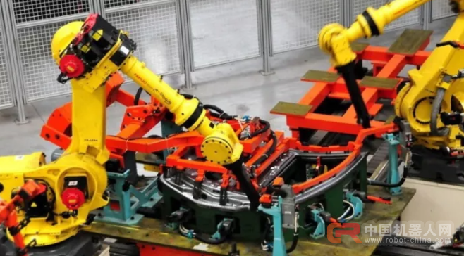 上汽大通D90：流水线上造定制车，柔性生产玩出新花样