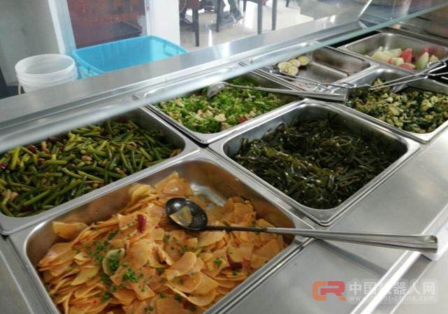 智能厨房来了,自动炒菜样样都会！厨师饭碗难保