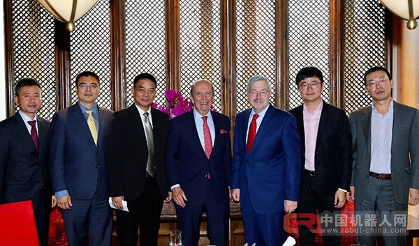 美商务部长罗斯称中国工业机器人产业或将威胁美国