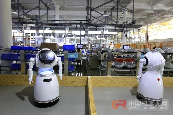 智能人形服务机器人Cruzr在滇下线并量产