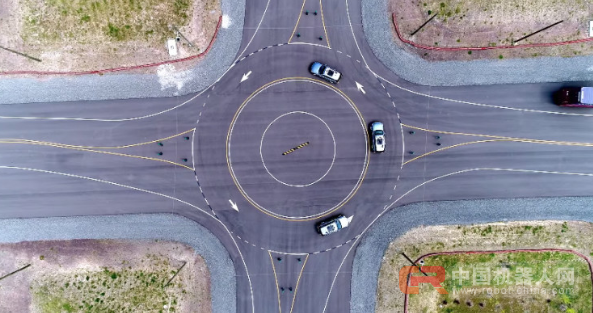 自动驾驶前途未卜，Uber还是建了一座模拟城市进行测试