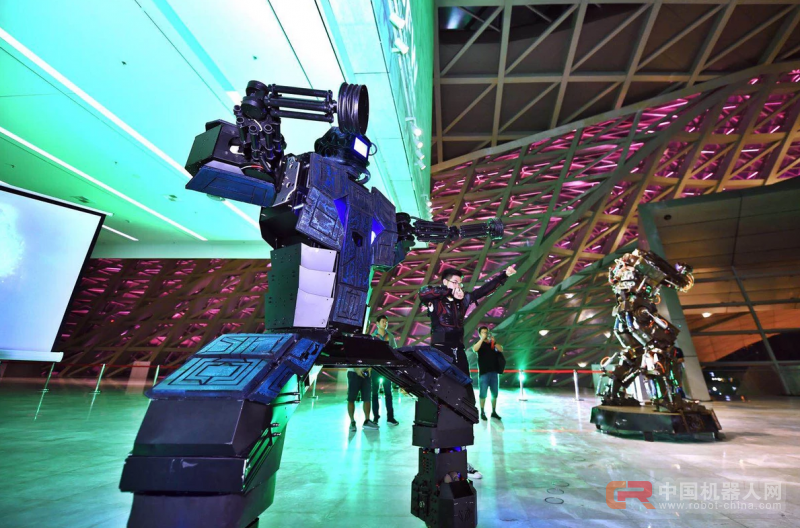 如何建立本土机甲文化商业业态?「机甲争霸」要联合B端客户,用格斗机器人切入市场