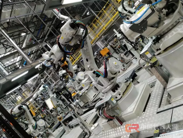 我能同时"出现"在270台机器人旁——ABB机器人服务工程师