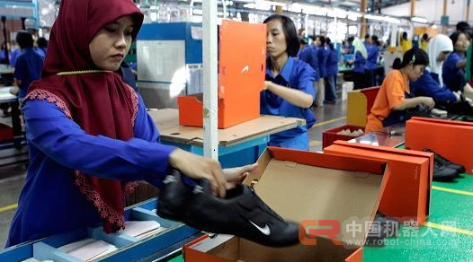 耐克尝试自动化制造技术 低成本劳动力面临巨大挑战