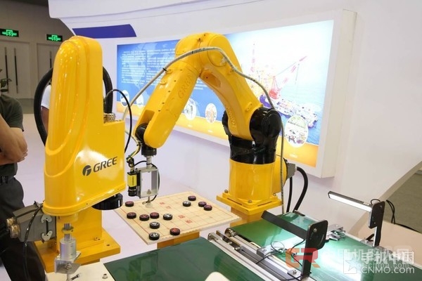 卖空调的格力卖起了机器人 这难道比手机赚钱?