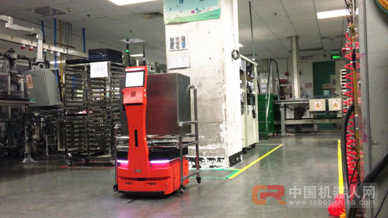 搬货运送均在行 AICRobo工业自主搬运机器人首测成功